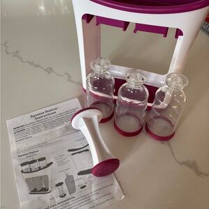 Baby Food Squeeze Station with Bottles